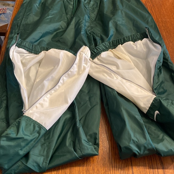 Men’s XXLT green Nike athletic pants - Picture 5 of 7